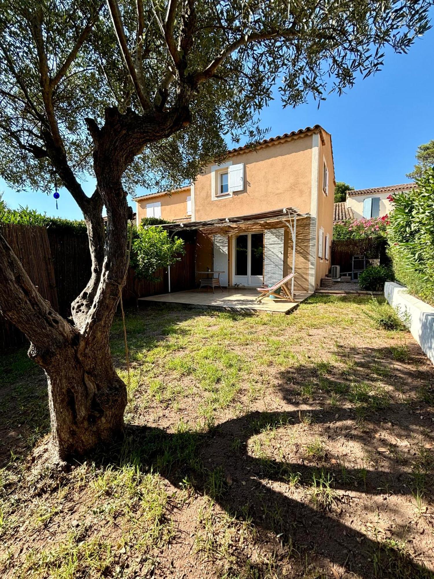Bastidon Paisible Dans Residence Avec Piscine Fréjus Εξωτερικό φωτογραφία